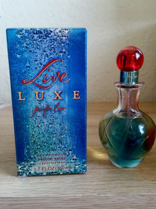 Live "Luxe"