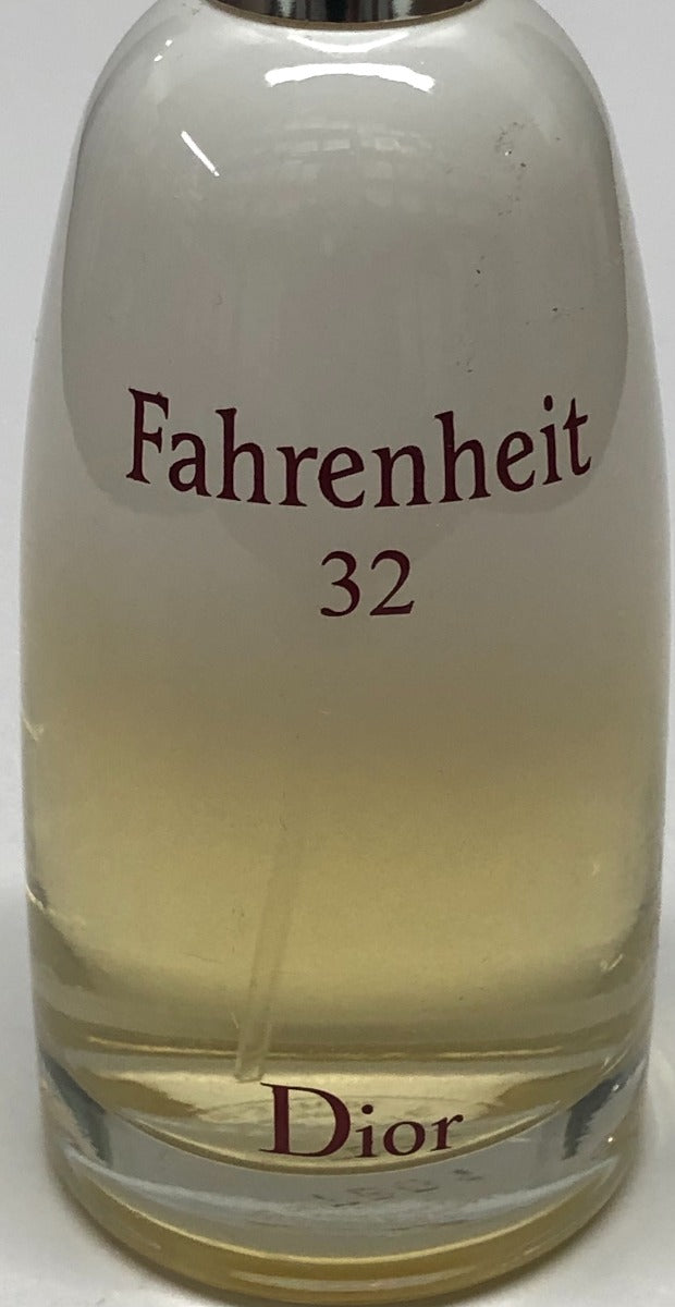 Fahrenheit "32"